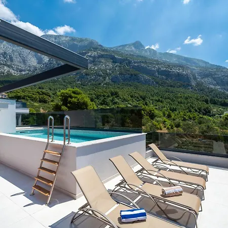 Luxury Helena With Heated Pool Makarska